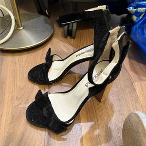 Anthropologie Jeffrey Campbell Velvet Bow Heels Size 6.5